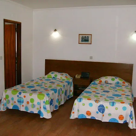 - Azul Praia 阿尔图拉